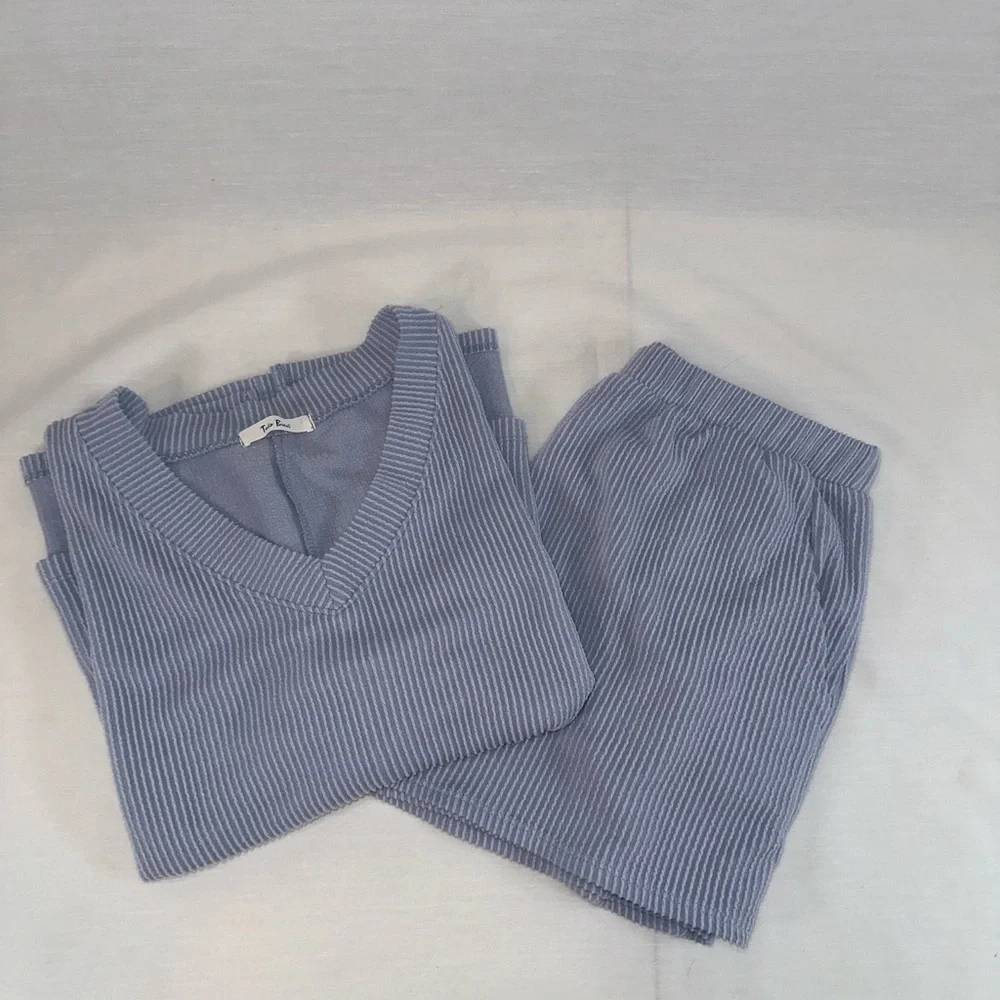 Tres Bien Blue Ribbed Lounge Set Oversized Top and Matching Casual Shorts Size M